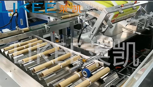 Алюминиевая фольга Маленькая рулоновая упаковочная машина для белого картона 60 ящиков/мин