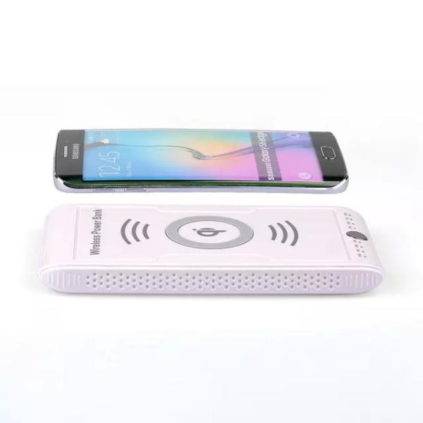 Traveling Power Bank Qi Wireless Charger , Wireless Charging Battery Bank Easy To Carry