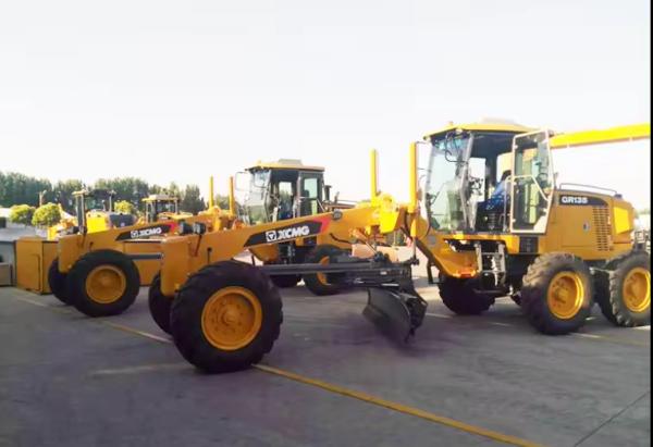 XCMG Original Manufacturer GR135 Tractor Motor Grader 135HP Mini Yellow Pressure Vessel Rússia Vídeo China Peso