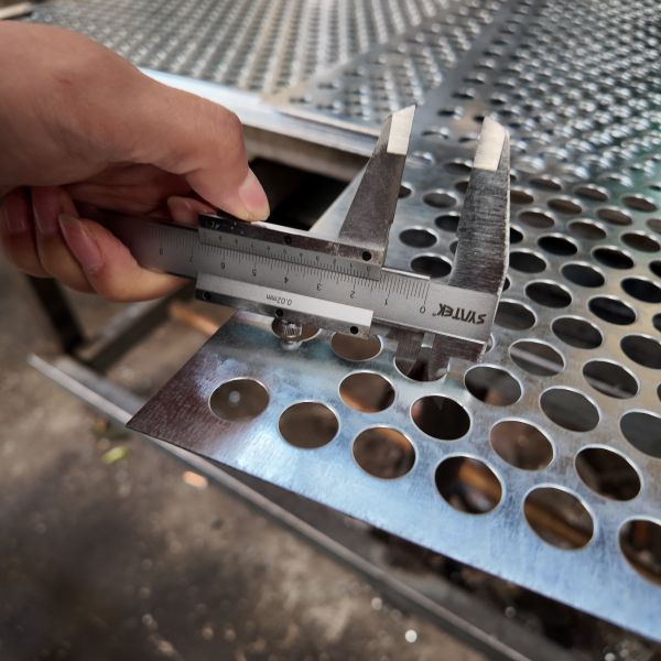 5mm Diameter 4mm hole Pitch Perforated Galvanized Steel Sheet For Construction