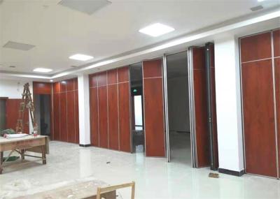 Os divisores de sala de suspensão dobráveis dividem o som da parede - absorvendo