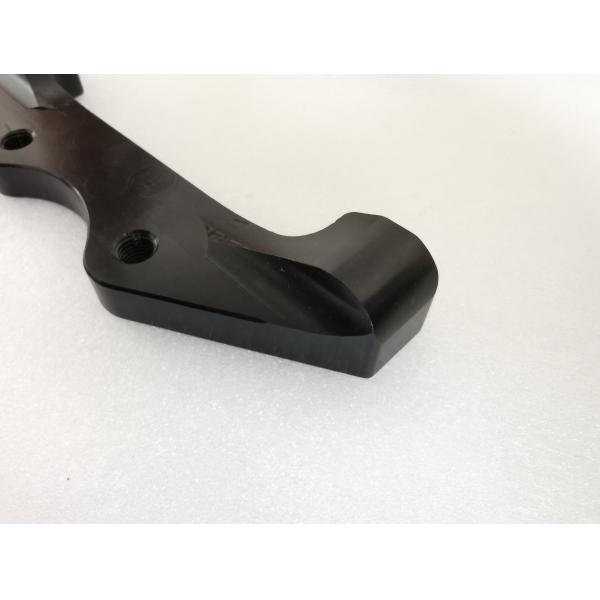 Тип автомобиля кронштейна крумциркуля 6061 тормоза оксидации черным алюминиевым подгонянный фронтом