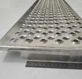 2.5mm Thickness Big Hole Zinc Perforated Metal Mesh