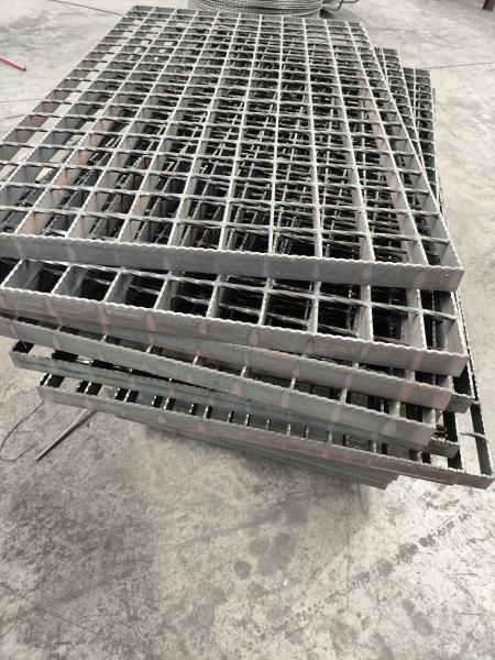 YB/T4001.1-2007 Standard Anti Rust Galvanized Steel Grating with 30mm Bearing Bar