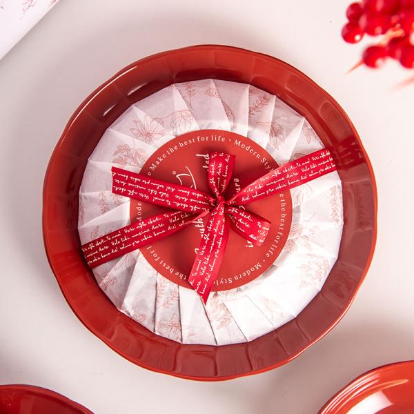 OEM And ODM  Red Glaze Christmas Dinnerware Set Ceramic Bowl Porcelain Plate For Presents Occasion