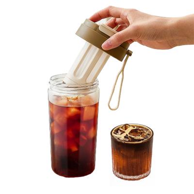Copo de café gelado de plástico reutilizável com tampa e canudos
