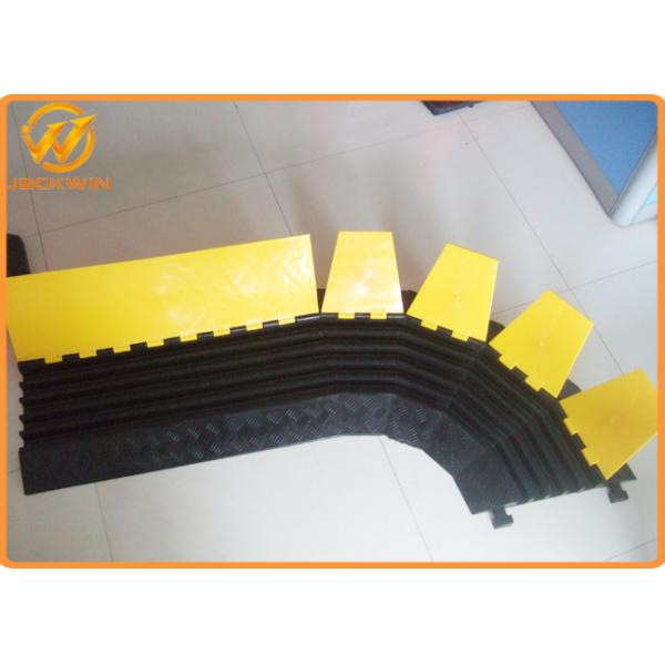 Resist Compression Plastic Cable Protector Ramp / Electric Wire Rubber Floor Cable Cover With Curves