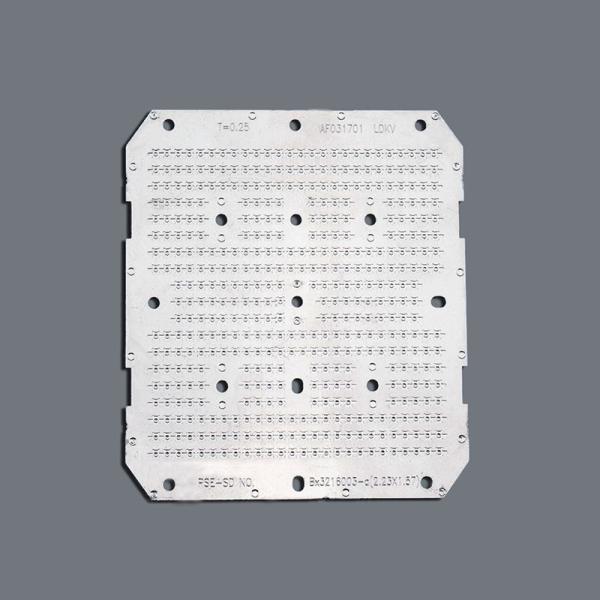 Procesamiento de estampado personalizado Escudo EMI para protección de PCB y circuitos