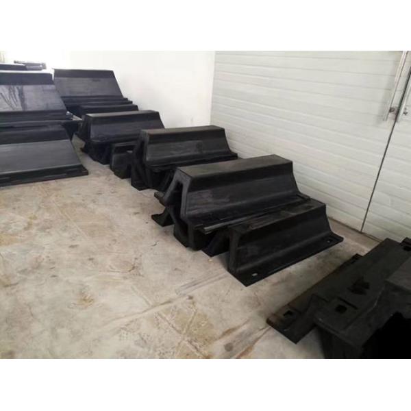 75 Shore A Fender de caucho de caucho OEM Tipo V para barco