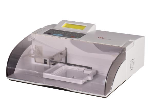 Laveur automatique de microplaques de laboratoire pour des résultats précis
