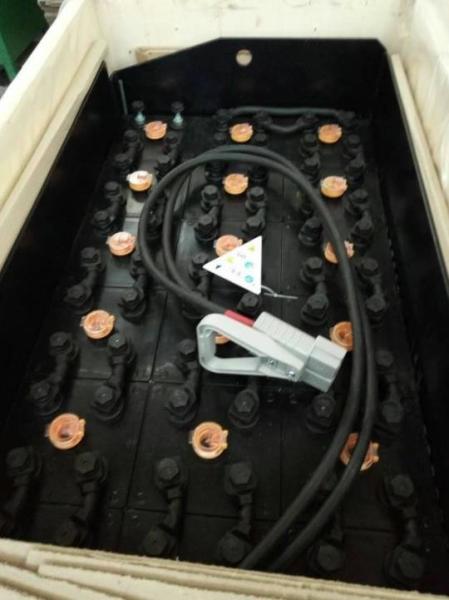 EC320 600V 320A Forklift Battery Parts , Male / Female Forklift Battery Plug Acid Proof