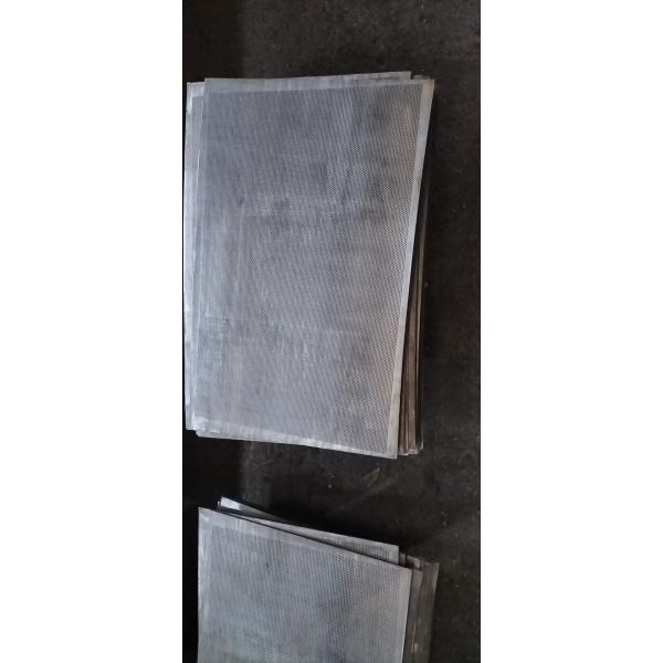 Hot Selling Customized Agricultural Harvester Spare Parts Perforated Metal Mesh/Sieve Plate