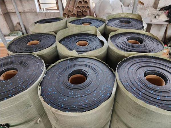 Single Screw EPDM Rubber Extrusion with 150mm Screw Diameter