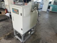 La machine de revêtement UV est compacte pour un revêtement parfait.