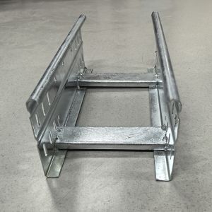 Hot Dipped Galvanized 50x50 Cable Tray Trunking Raceway Medium Duty