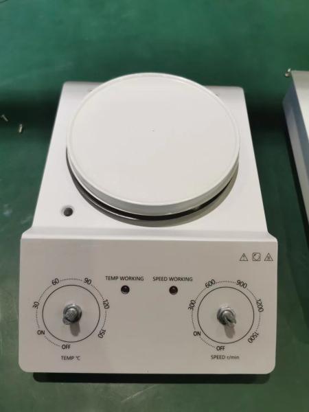 Knob Type Magnetic Stirrer With Heating Function Stainless Steel Ceramic Panels 2L 1500rpm