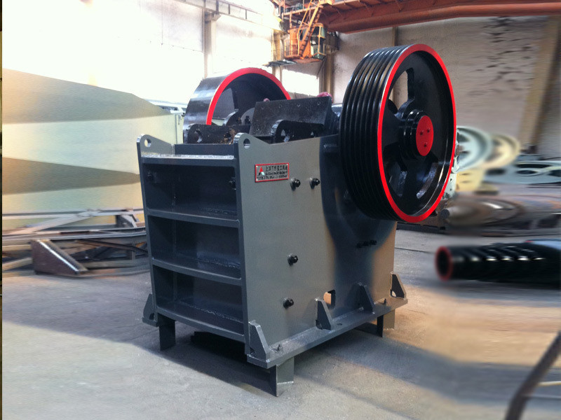Standard Outlet Size 18-48mm and PE400*600 Jaw Crusher with Screen