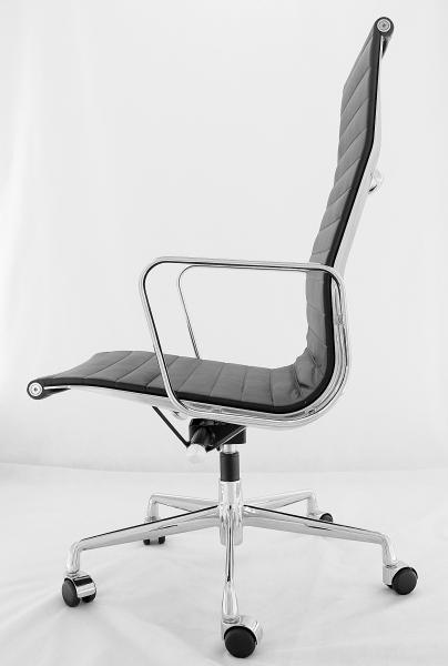 Cleans Easily Boss Revolving Chair , Chairman Office Swivel Chair Customized Color