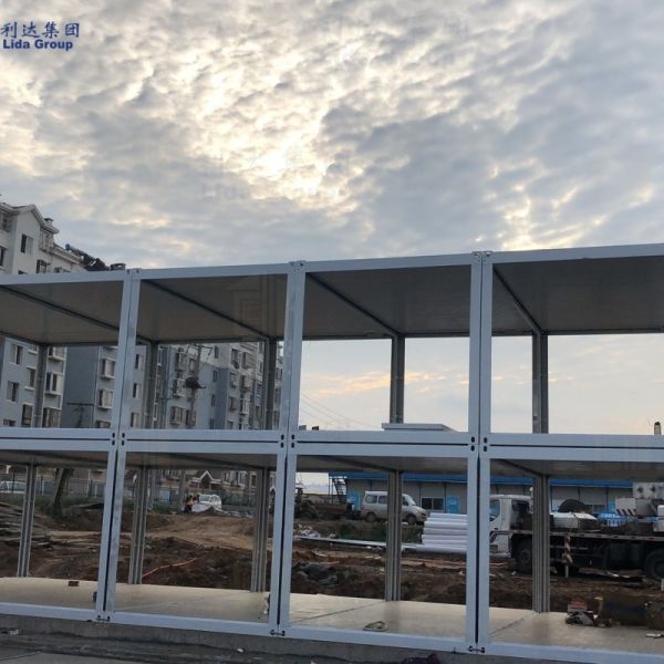 Earthquake Resistant Soundproof Heat Insulated Flat Pack Container House for Office and Camp Use