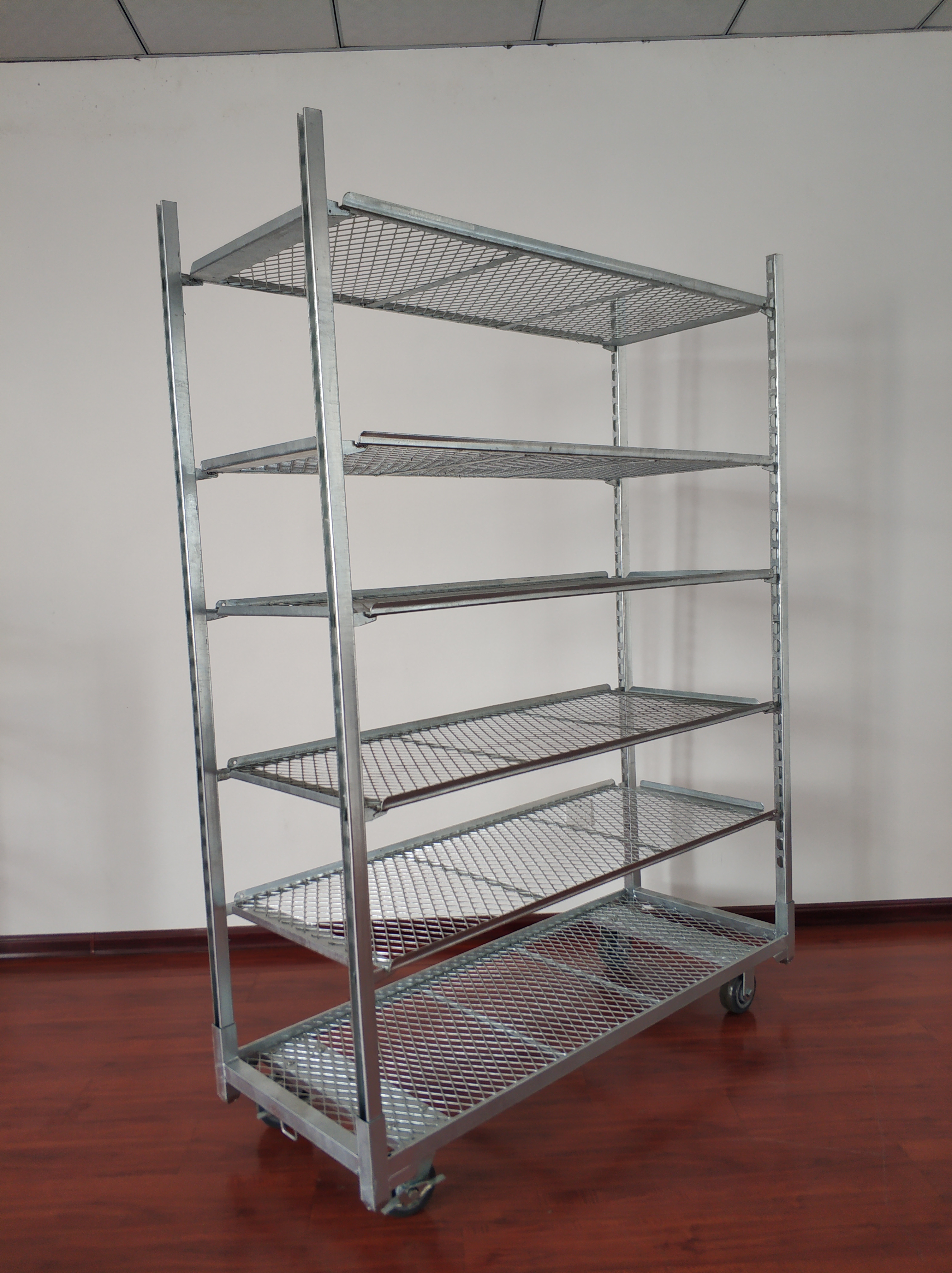 Danish Flower Trolley flower transport trolley featuring strong frame and smooth rolling wheels for flower handling
