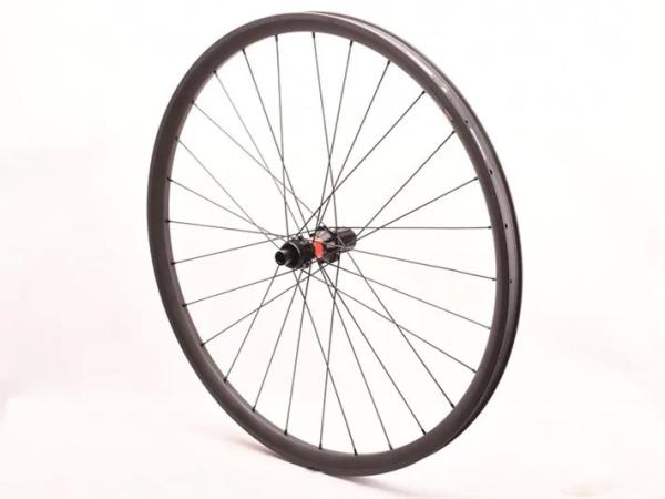 Lightweight Gravel Bike Wheelset Carbon Fiber 700C Road Disc For Road And Gravel Riding