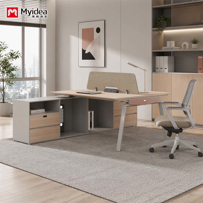 Plug-and-Work Opposing Workstation with Integrated Electrical Sockets, Fabric Divider, and Heavy-Duty Steel Legs – Perfect for Team Offices.