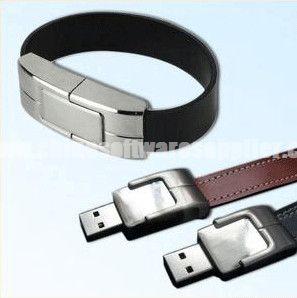 Movimentação 003 do flash de USB do metal e do couro