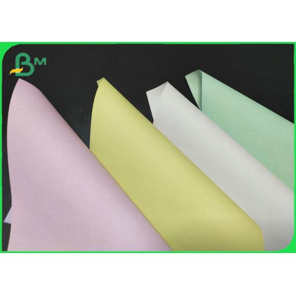 Papel sem carbônio Rolls 48gsm 52gsm da placa azul amarela da polpa de madeira para a impressão do recibo