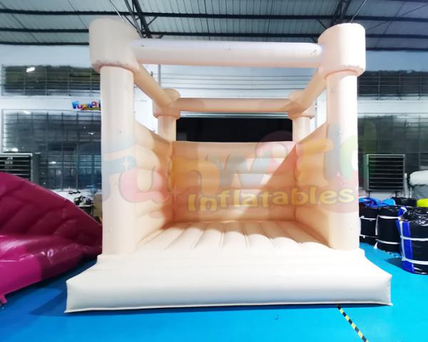 Casa inflável comercial de costura quádrupla do salto do casamento do leão-de-chácara
