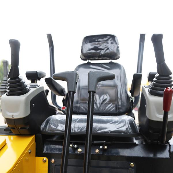 Maximum Excavation Depth 2200mm Mini Excavator 1800kg Small Digging Machine