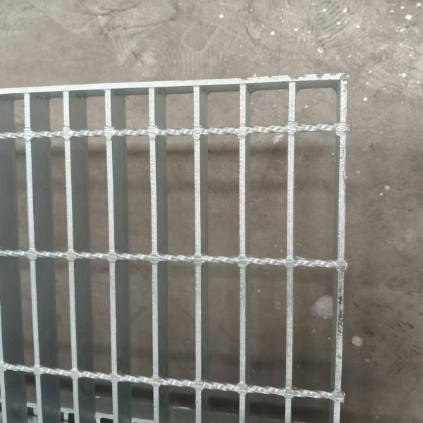 Anti Fatigue Steel Grating Mats Enhanced Worker Comfort And Safety In Industrial Settings