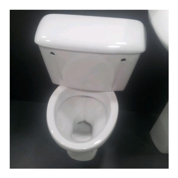 Home Hotel Restaurant Bathroom Traditional Design Two Piece Washdown Ceramic Toilet