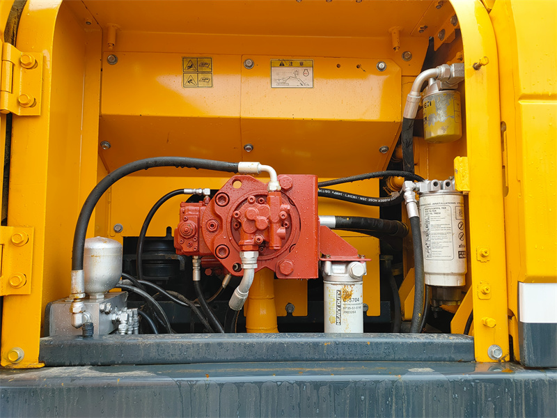 R220LC использовало экскаватор Crawler