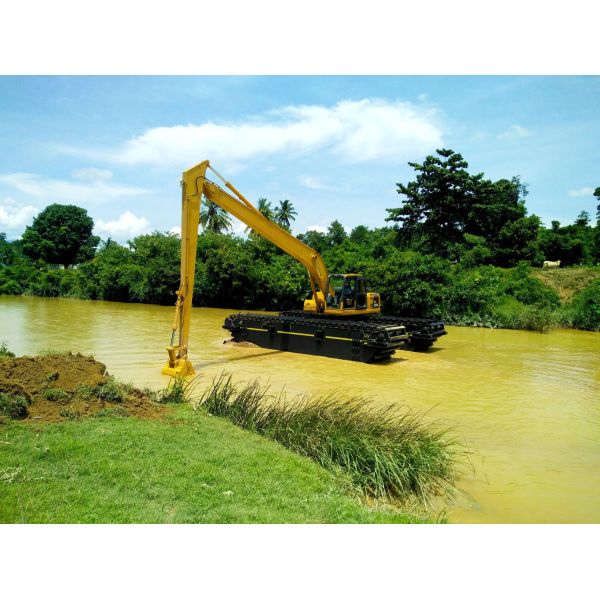4000mm Maximum Excavation Height Amphibious Excavator with 750mm Track Shoe Width and 4.2m Digging Arm