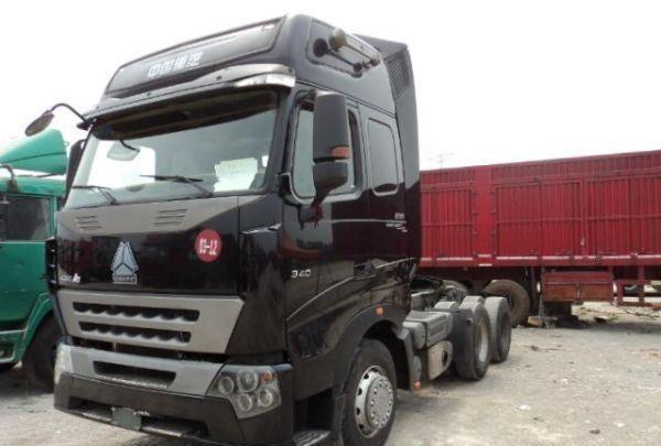 10 wheel Sinotruk 371 hp howo prime mover LHD or RHD tractor head with spare parts