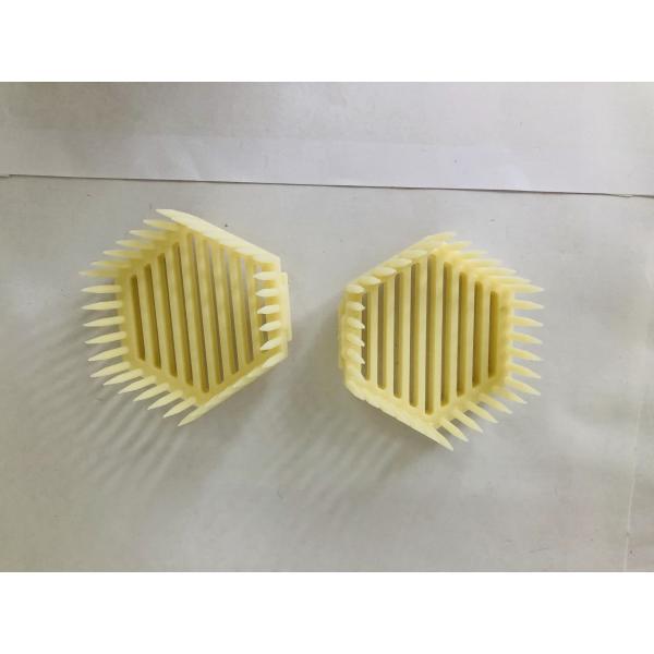White Color Plastic Hexagon Needle Queen Cage of Beekeeping Queen Rearing