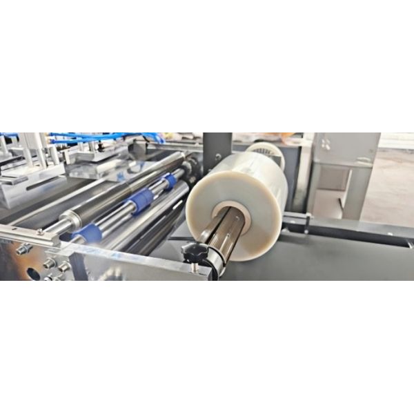 JIGUO Efficient Corner Cutting and Creasing Window Patching Machine For Packaging