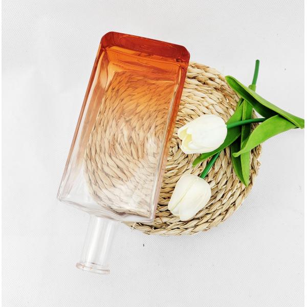 Промышленный напиток 500 мл Прозрачная плоская квадратная водка Виновая стеклянная бутылка со стеклянной или пробковой крышкой