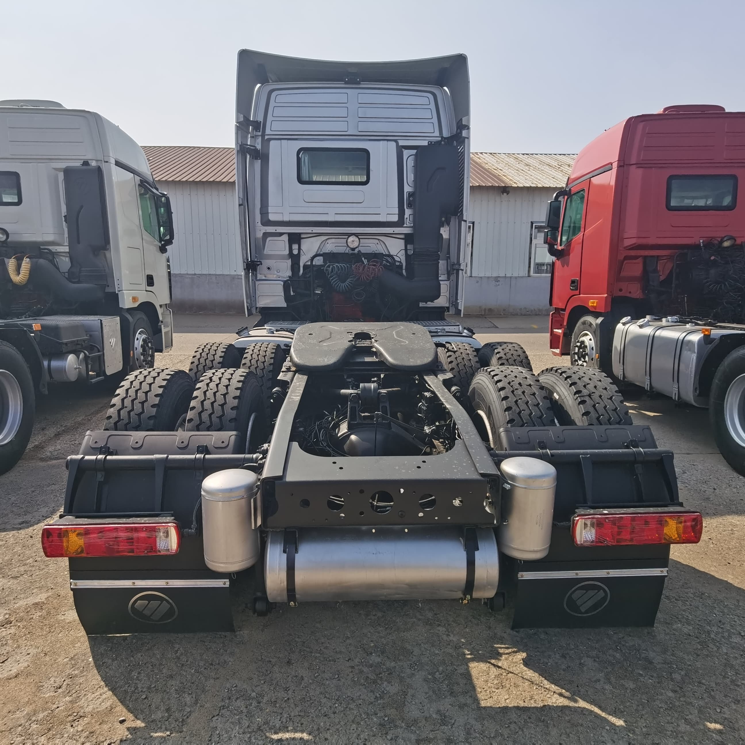 Used 6×4 460HP Foton EST Tractor Head - Second Hand Heavy Haul Truck Tractor - High horsepower used container tractor truck