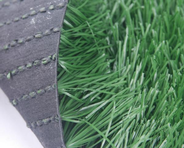 Grama verde artificial de 60 mm em PE Material 12000 Dtex Esportes Astro Turf Para Futebol Futebol