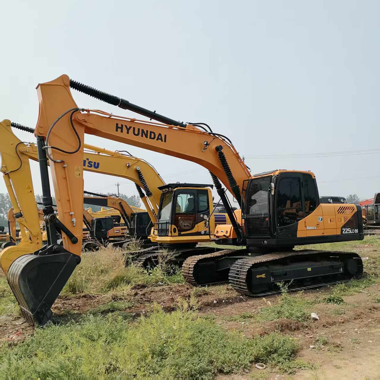 95% New Korea Hyundai 225LC-9S Top Used Excavator 2025 Brand Original Design with Stable Performance Competitive Price in China