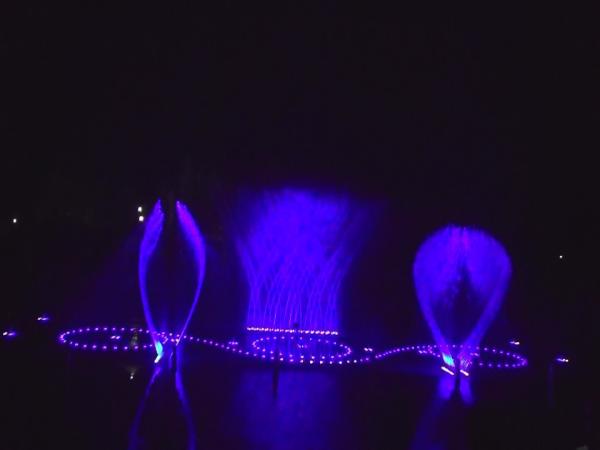 Des lumières sous-marines à LED pour les fontaines