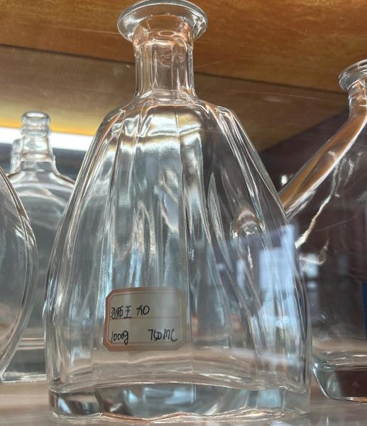 200 ml 500 ml 750 ml 1000 ml garrafas de vidro com cortiça para Brandy Rum Tequila Spirit Gin Vodka Whiskey