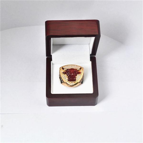 Saudi Jewelry Wooden Box Silk Screen Printed Logo Beautiful Appearance With Matt Paint