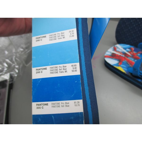 Homme araignée non glissante enfants chaussures d'été sandales pour un usage occasionnel en plein air