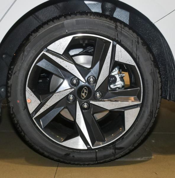 Venda quente nova ou usada do sedan dos assentos da porta 5 de Hyundai Elantra 2022 240TGDi DCT LUX Compact Car 4