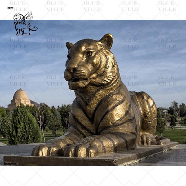 Bronze Lying Tiger Statues Metal Crafts Life Size Animal Sculpture Art Work Plaza Outdoor Decoration