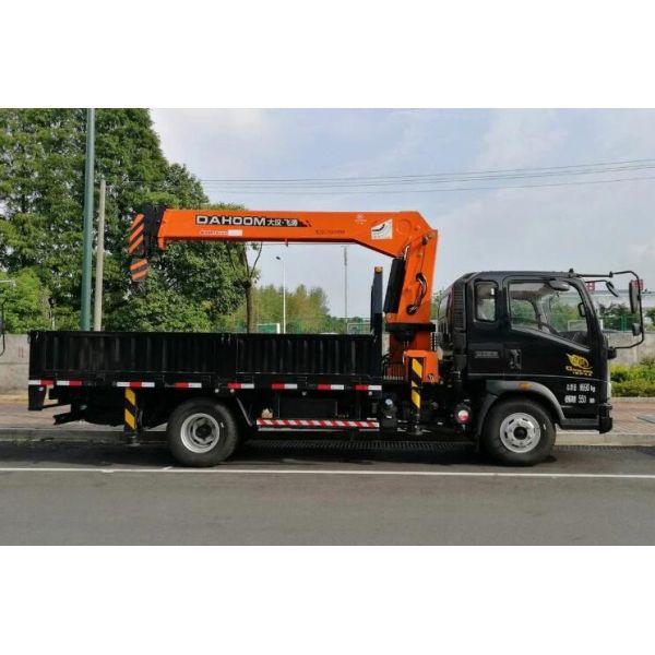 HOWO Crane Truck with Tipper 8 Ton Crane Trucks Mounted