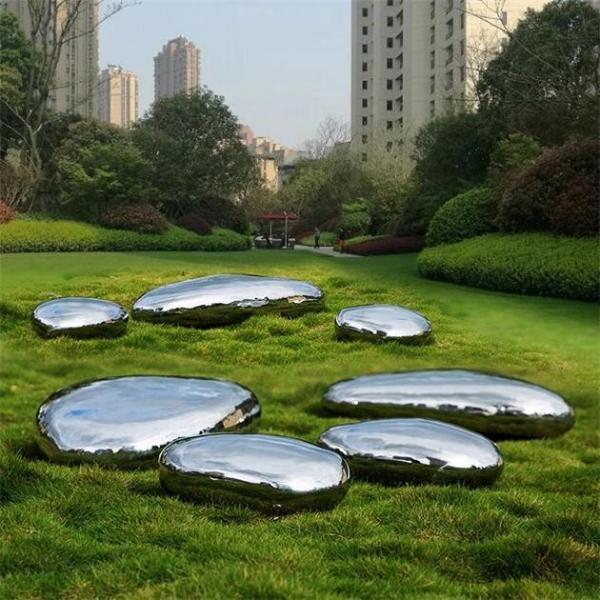 304 316 Stainless Steel Pebble Outdoor Metal Sculpture High Polished For Lawn