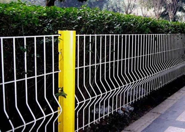 Security Triangle Bending  Fence / Folded Mesh Fencing For Outdoor / Road Fence